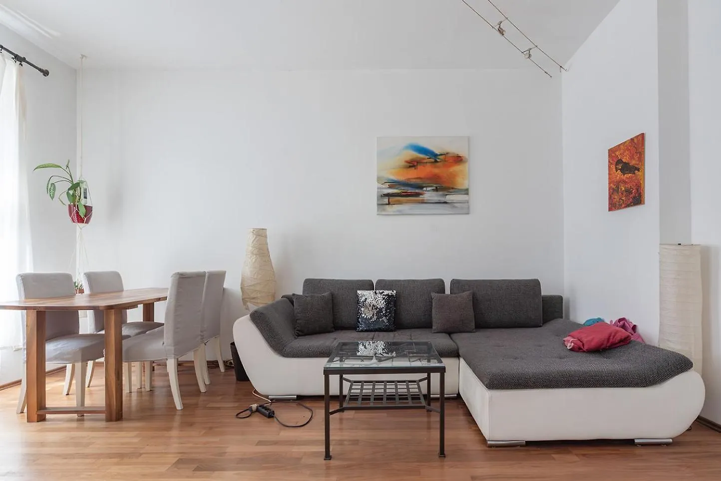 Gruen, Ruhig Und Zentral, Grosses Apartment Mit Gruenblick 비엔나